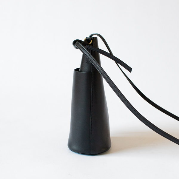 APERTO ショルダーバッグ Sleek Path XS