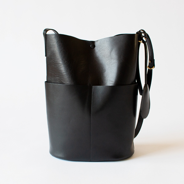 APERTO ショルダーバッグ Sleek Path