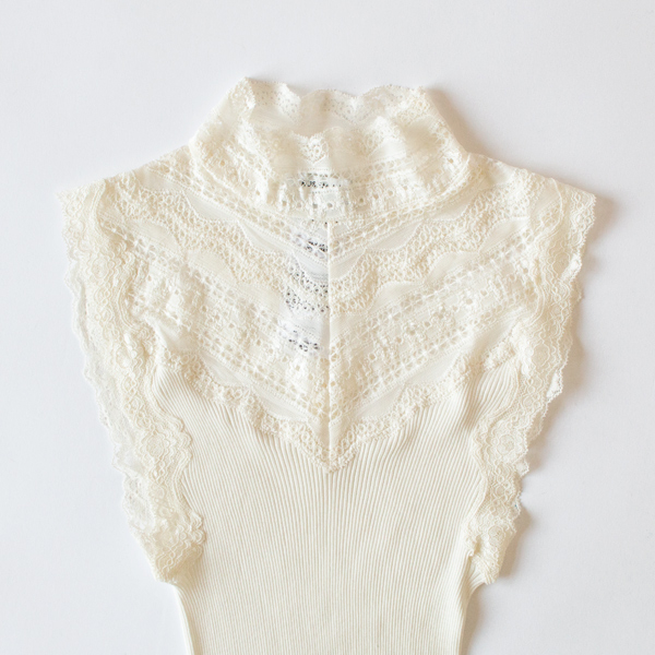 シルクレース ハイネックノースリーブ IVORY
