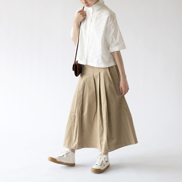 身長160cm・BEIGE