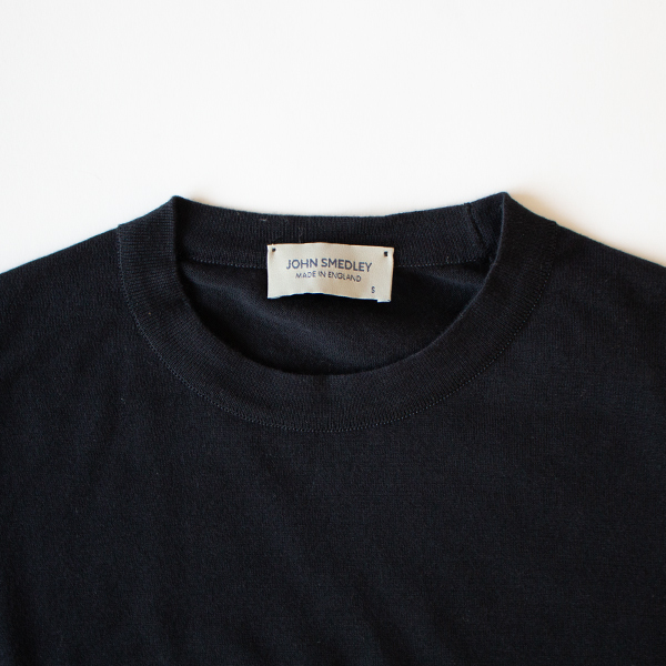 コンパクトなクルーネック(NAVY)