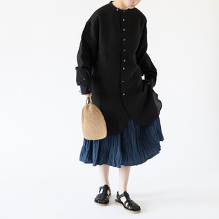 Vlas Blomme(ヴラスブラム/ブラスブラム）チュニックシャツ Vlas Blomme（ヴラスブラム）の「Vlas Blomme チュニックシャツ