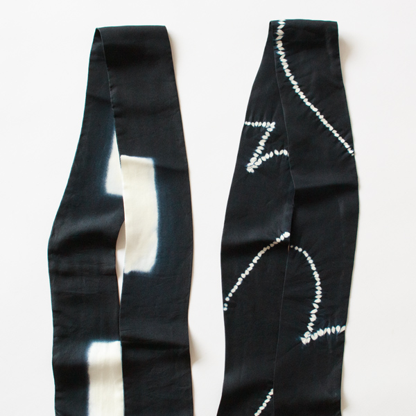 左：Itajime Shibori Black、右：Mokume Shibori Black