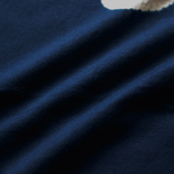 風通し良く、暑い季節も快適に着られる素材(Dark Blu)