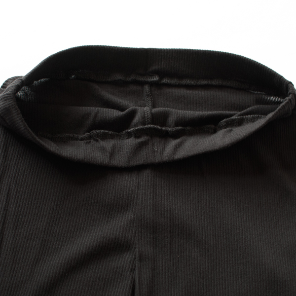 ウエストは伸縮性のあるウエストゴム仕様(BLACK)