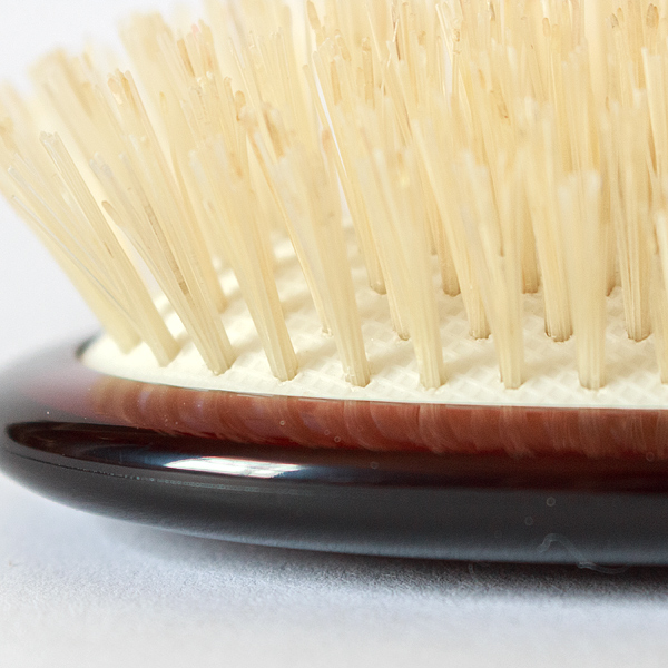 耐久性と柔軟性に優れたTPUラバークッションを採用