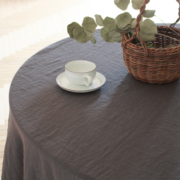 テーブルやソファーカバーにも（Dark gray）