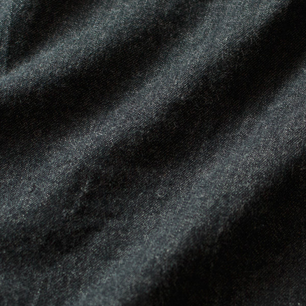 柔らかく肌馴染みのいいデニム(BLACK)