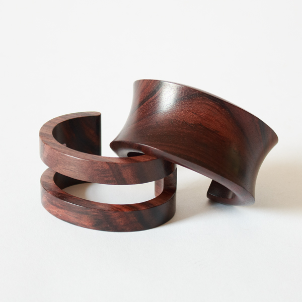 左：Wood Cut Out、右：Concave