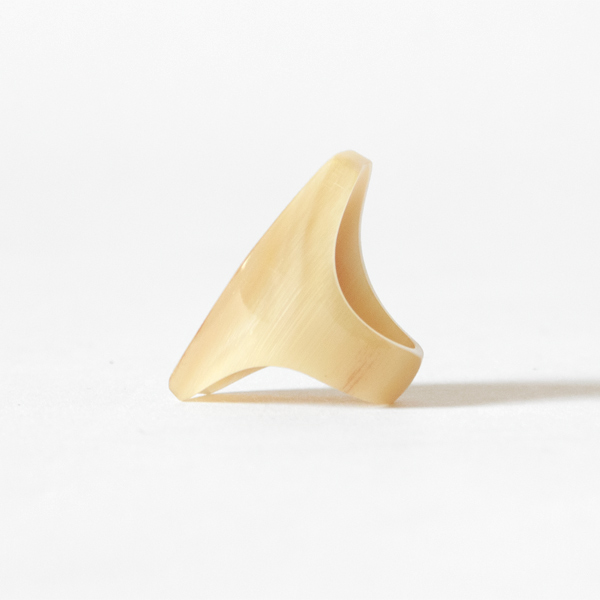 Abstract Horn Ring(white natural)