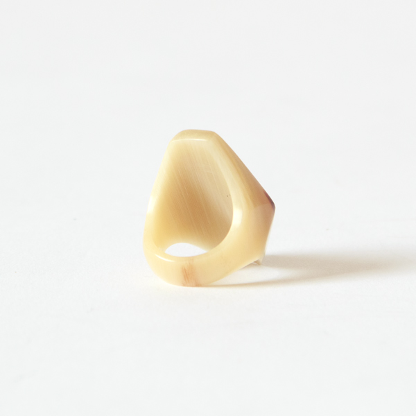 Abstract Horn Ring(white natural)