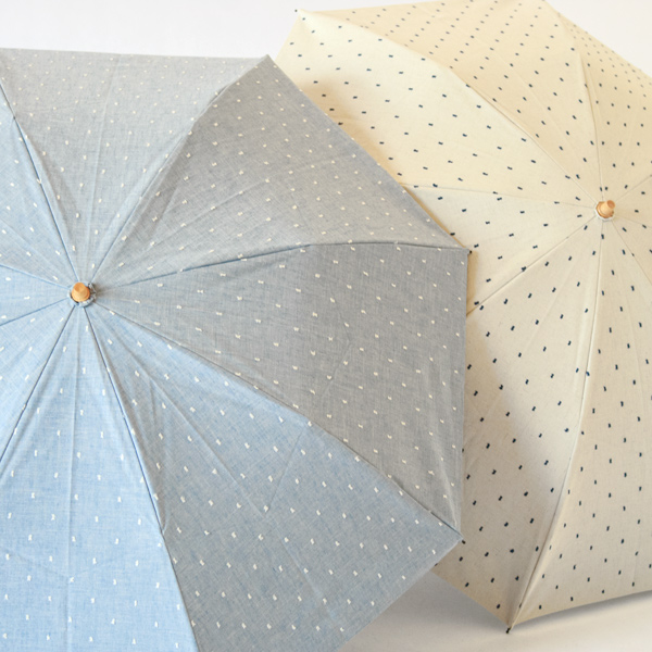 コットンのナチュラルな風合いが可愛い晴雨兼用傘
