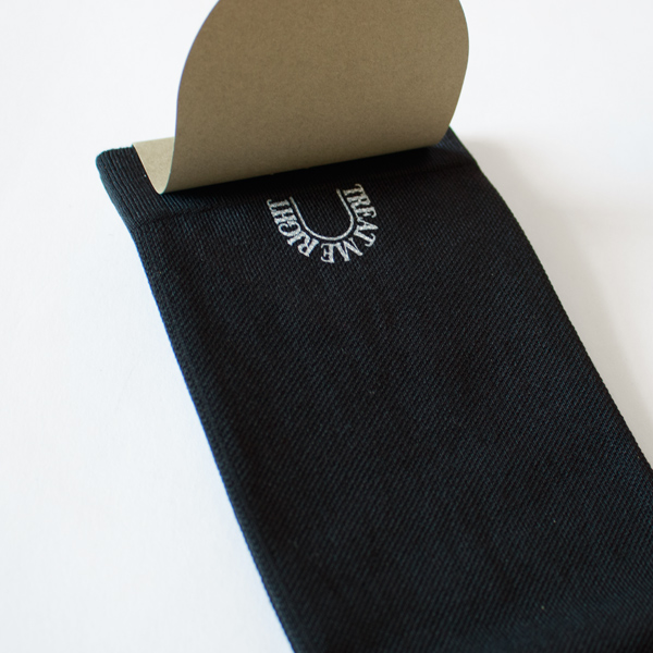 シルク着圧ソックス(Black)　※商品の入荷時期により穿き口にロゴが入っているものがございますことをご了承ください。