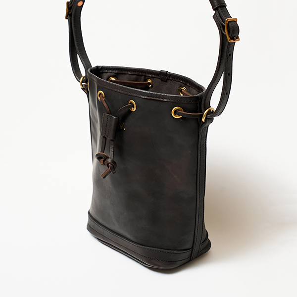 ショルダーバッグ LEATHER WANDER PURSE BAG SMALL(BLACK)