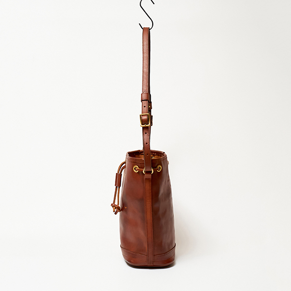 ショルダーバッグ LEATHER WANDER PURSE BAG SMALL(CAMEL)