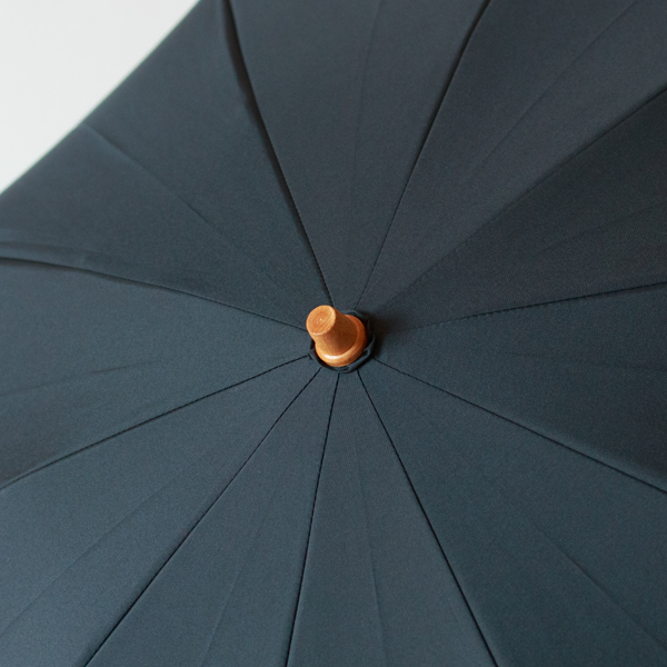 石突きの元には雨漏れを防ぐ作業が施されています