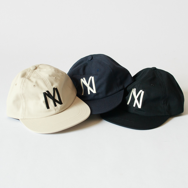左から、STONE、NAVY、BLACK