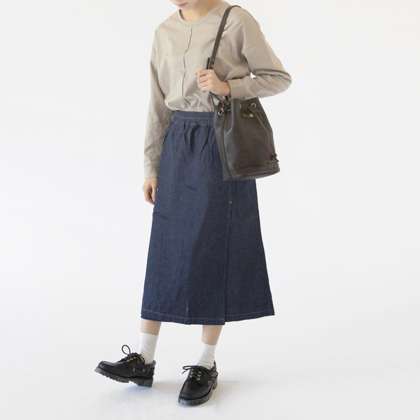 BLACK、身長：162cm