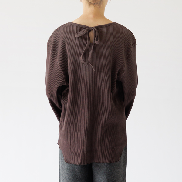 プリーツスムース ストリングネック（身長162cm・DARK BROWN）