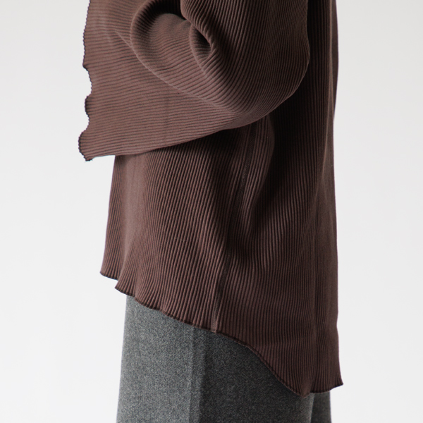 プリーツスムース ストリングネック（身長162cm・DARK BROWN）